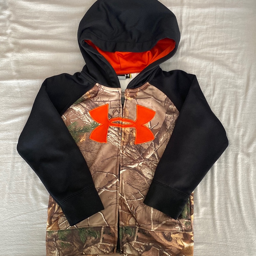 Boys Under Armour zip up hoodie Sz 5